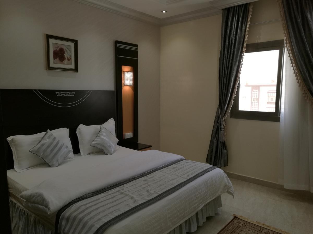 Al Ezzah Palace Hotel Suites Jeddah Ngoại thất bức ảnh